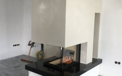 3-Seiten-Kamin mit Regal